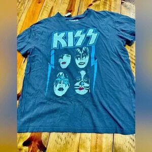 Kiss band tee t-shirt 80’s novelty fun band music musician rock metal